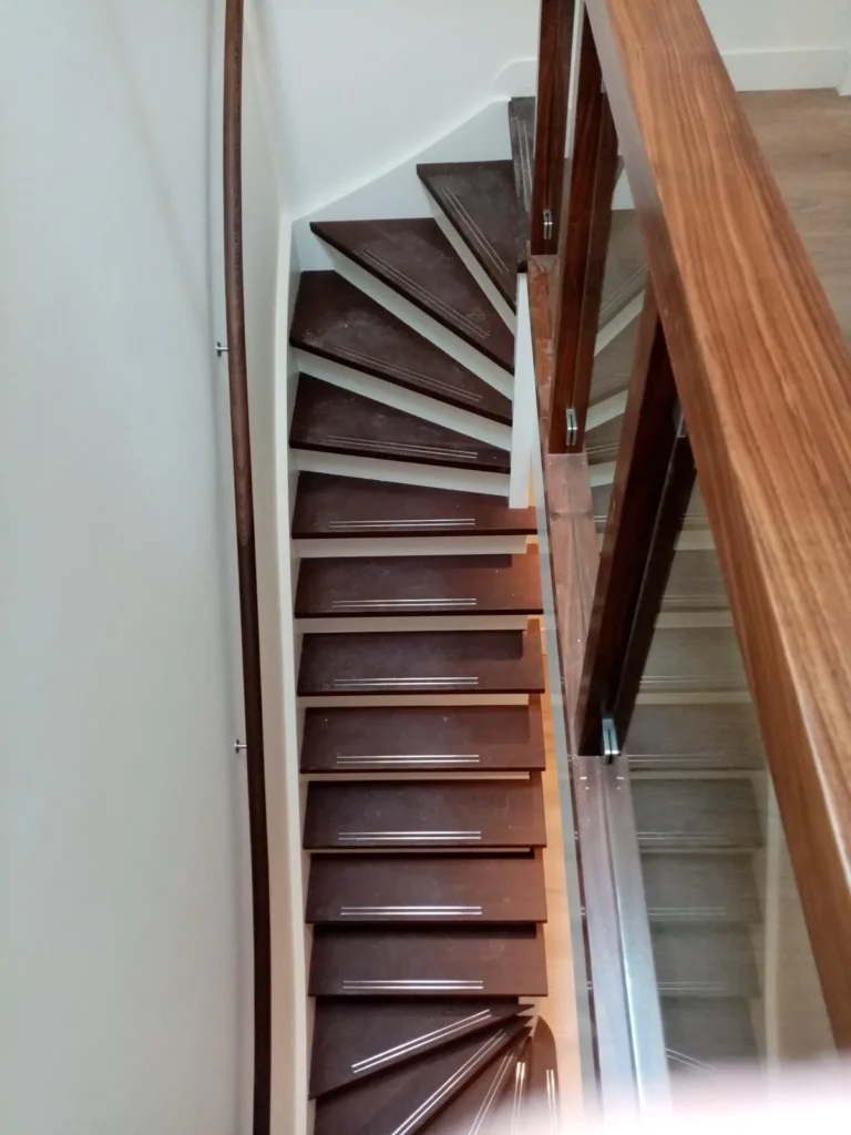 Ton van Vliet Bouw - Interieur - Maatwerk meubels - Trap